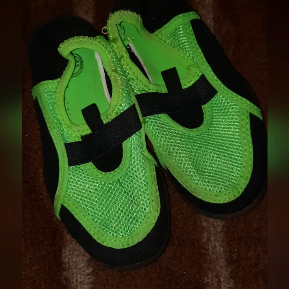 🍀3/15 Wonder Nation boy's water shoes